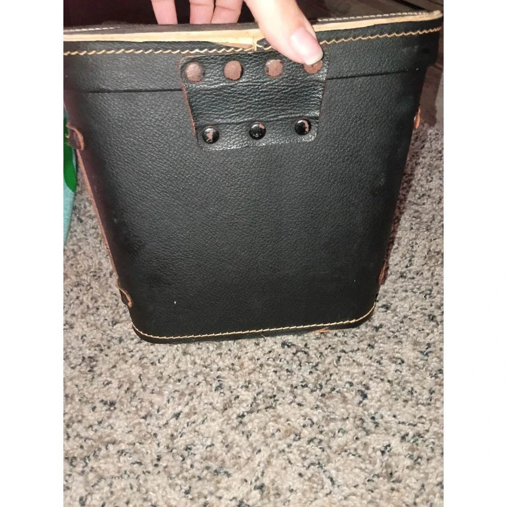 Vintage Gold Crest Coated Binoculars With Hard case Red Lining  7x50‎